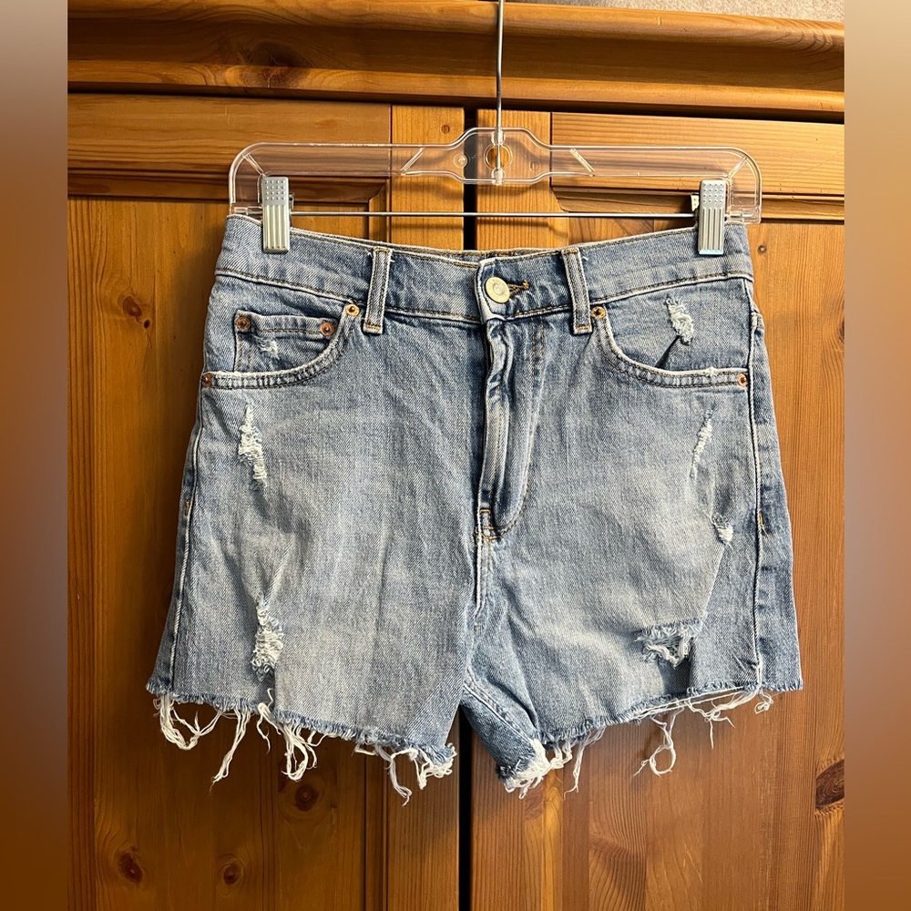 Urban Outfitters BDG high rise cutoff denim shorts Women's size 25 light wash